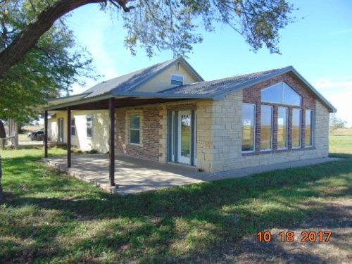 1101 Bender Rd, Newkirk, OK 74647-7320