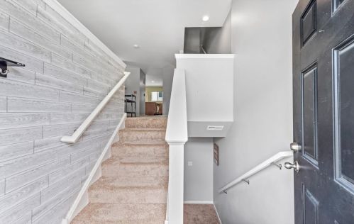 1252 Alta Vista Dr, Pingree Grove IL  60140-2057 exterior