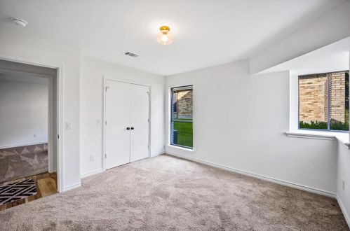 1118 Wiltshire Dr, Carrollton TX 75007-4810 exterior