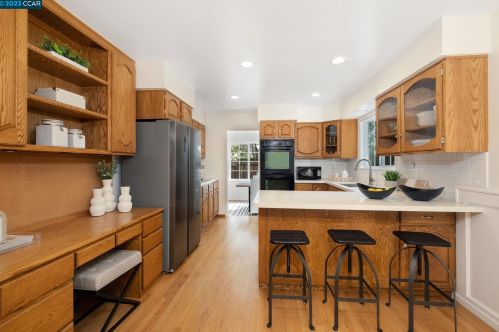 133 Chianti Pl, Concord CA  94523-2084 exterior