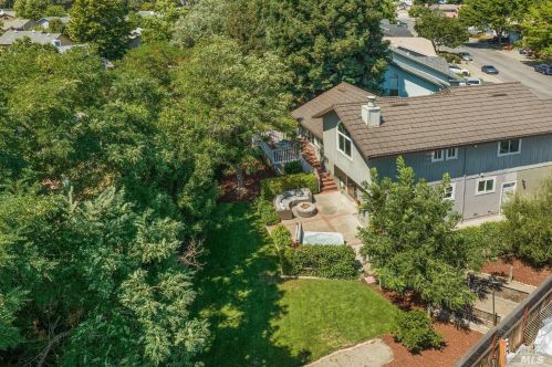 9336 Jessica Dr, Windsor, CA 95492-8855