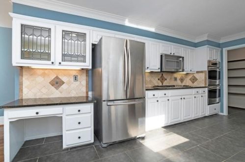 4880 Bainbridge Ct, Lilburn, GA 30047-5364