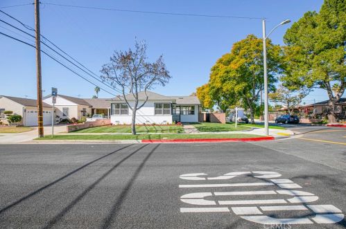 11603 Haas Ave, Hawthorne, CA 90250-1929