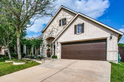 8001 Cedar Lake Ln, Fort Worth, TX 76123-5017