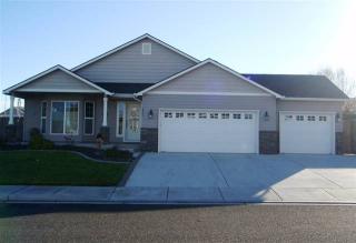 4004 Valencia Dr, Pasco, WA 99301-8196