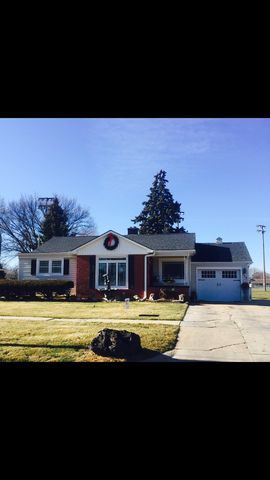 517 Oswego Ave, Hastings, NE 68901-4832