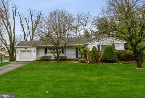 35 Bayberry Rd, Trenton, NJ 08618-1022