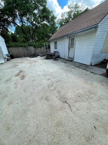 102 Anderson St, Waxahachie, TX 75165-2742