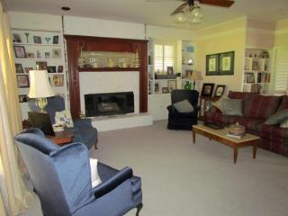 167 Oakwood Ln, Tullahoma, TN 37388-6463