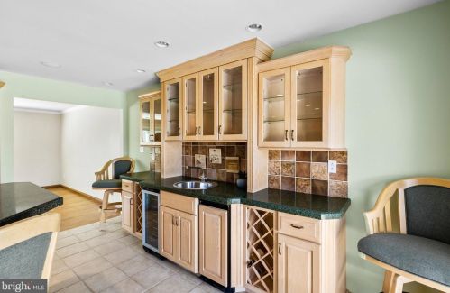 522 Mt Laurel Rd, Mount Laurel NJ  08054-9557 exterior