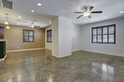 1100 Clermont Ave, Austin TX  78702-5215 exterior