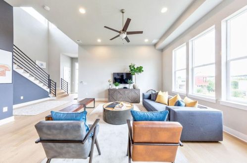 5300 Agatha Cir, Austin TX  78724-6220 exterior