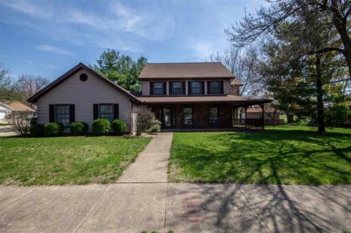 1910 El Camino Dr, Pekin, IL 61554-6370