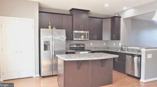 46 Norwood Dr, Falling Waters, WV 25419-0060