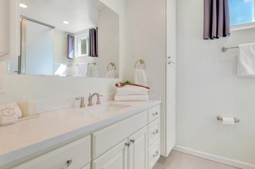 2554 Huron Dr, Concord CA  94519-2035 exterior