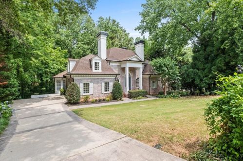 2770 Carmon On Wesley, Atlanta GA  30327-1242 exterior