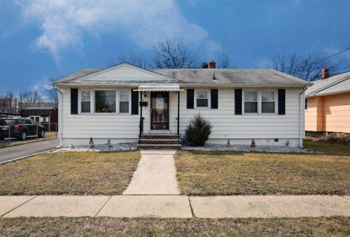 16 Reading St, Manville, NJ 08835-2405
