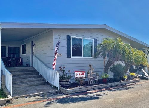 20701 Beach Blvd, Huntington Beach CA  92648-4908 exterior