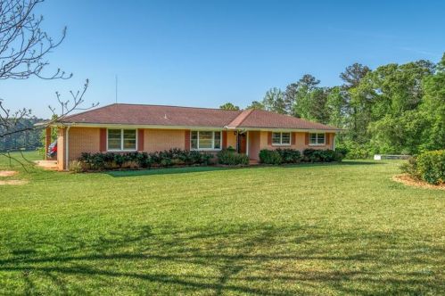 712 Pleasant Hill Rd, Conyers GA  30012-1728 exterior