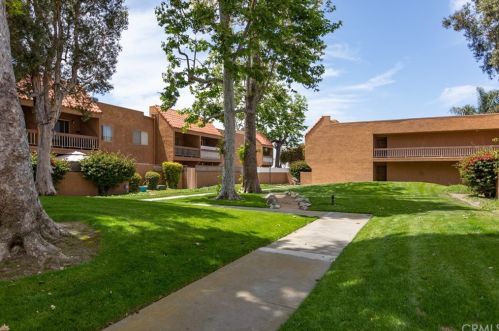 6600 Warner Ave, Huntington Beach CA  92647-5242 exterior