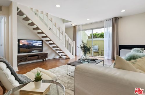 1339 26th St, Santa Monica, CA 90404-2026