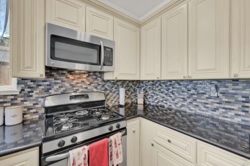 831 Chateau Cir, Vacaville CA  95687-7432 exterior