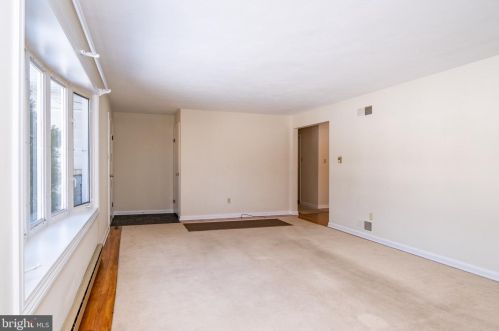 901 Enola Rd, Carlisle PA 17015-9548 exterior