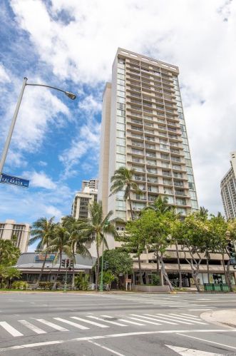 1925 Kalakaua Ave, Honolulu HI  96815-1827 exterior