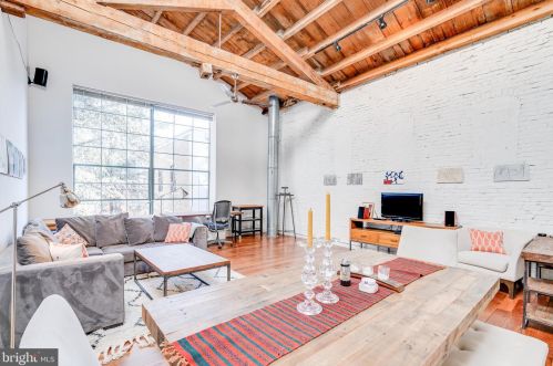 620 Christian St, Philadelphia, PA 19147-2948