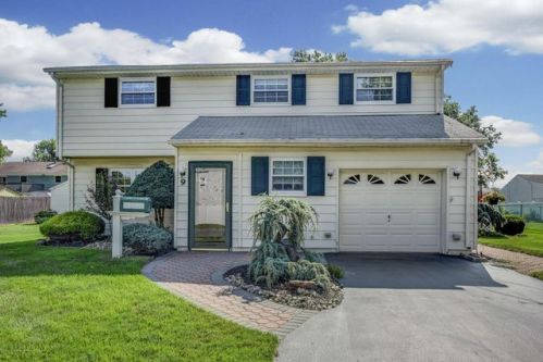 9 Magnolia Ave, Hazlet, NJ 07730-2123