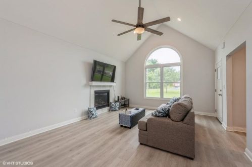 9650 County Line Rd, Crown Point IN  46307-8511 exterior