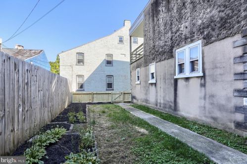 429 Pine St, Lancaster PA  17603-3355 exterior