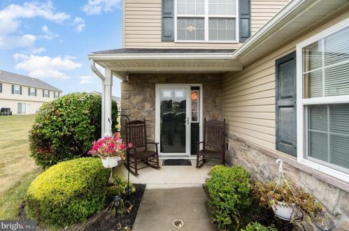 500 Taylor Ave, Carlisle PA  17013-1676 exterior