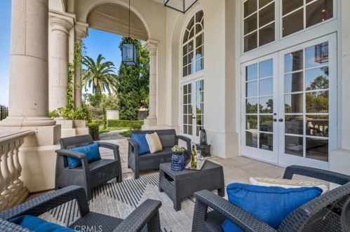 1 Charlotte, Irvine CA  92603-3448 exterior