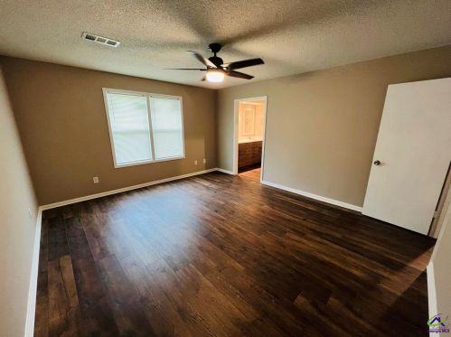 100 Beaver Lodge Pl, Warner Robins GA  31088-6082 exterior