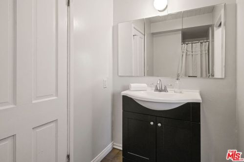 728 26th St, Santa Monica CA  90402-3150 exterior