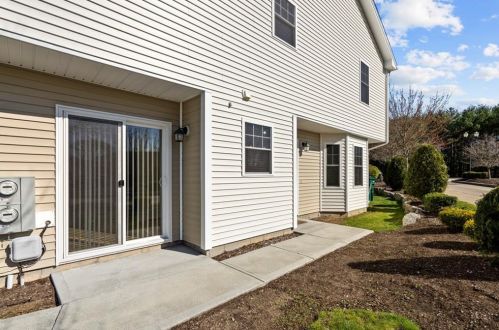 1 Sonya Dr, Coventry, RI 02816-2853
