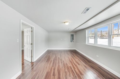 138 Hillside Ln, Willowbrook IL  exterior