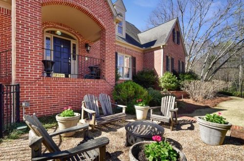 310 Berwicke Cmn, Atlanta, GA 30342-2856