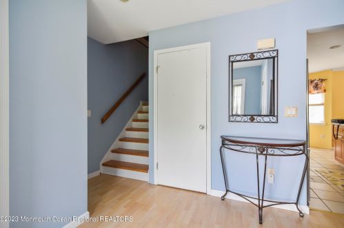 29 Stemler Dr, Cliffwood, NJ 07721-1502