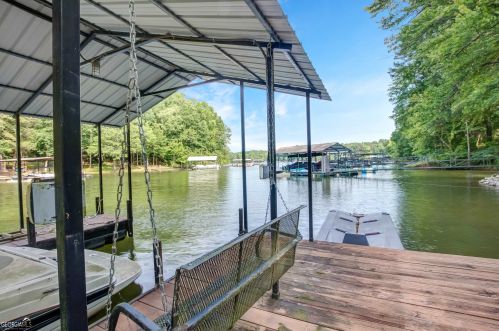 4 Sunrise Dr, Lavonia, GA 30553-2683