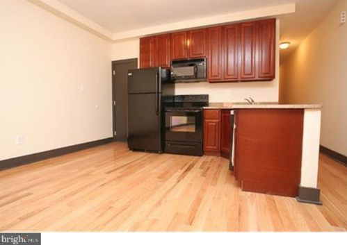 2036 19 St, Philadelphia PA 19121-4120 exterior