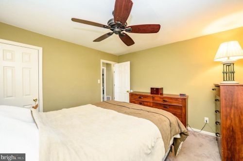 5 Petty Rdg Rd, Trenton NJ 08620-2419 exterior