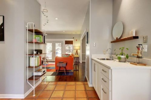 6904 Dogwood Holw, Austin TX  78750-8213 exterior