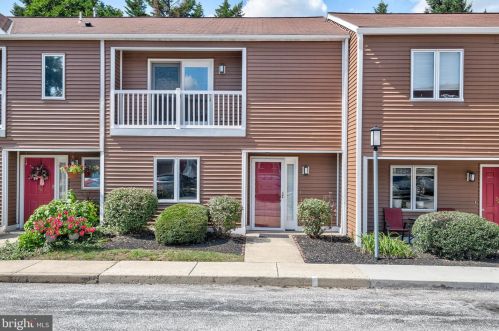 34 Copperwood Ct, York, PA 17408-9720