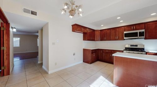 625 California Ave, Glendale CA  91203-1573 exterior