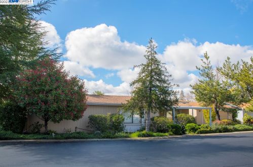 6120 Summerset Ln, Citrus Heights, CA 95621-3573
