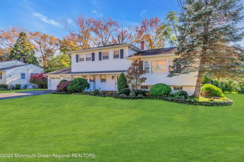 4 Judith Ct, Tinton Falls NJ  07712-4136 exterior