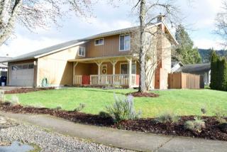 7451 B St, Springfield, OR 97478-7291