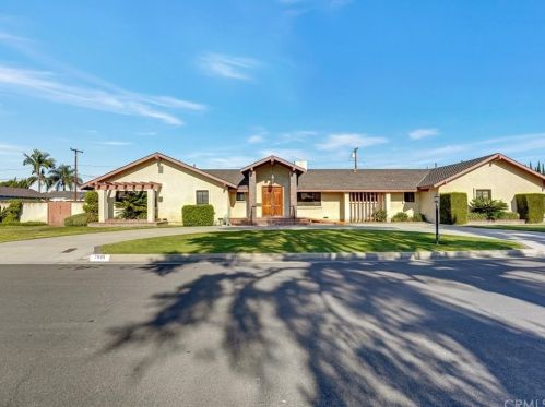 7845 Farm St, Downey, CA 90241-2228
